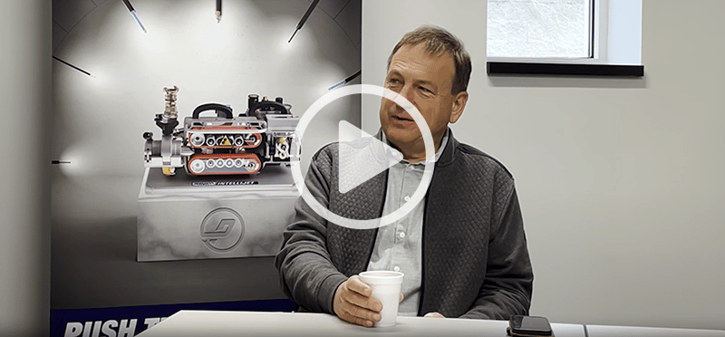 Entrevista a Willem Griffioen acerca de su rol en la invención de la máquina de soplado o inyección de cables.